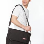 eastpak umhängetasche
