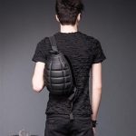 schwarzer rucksack